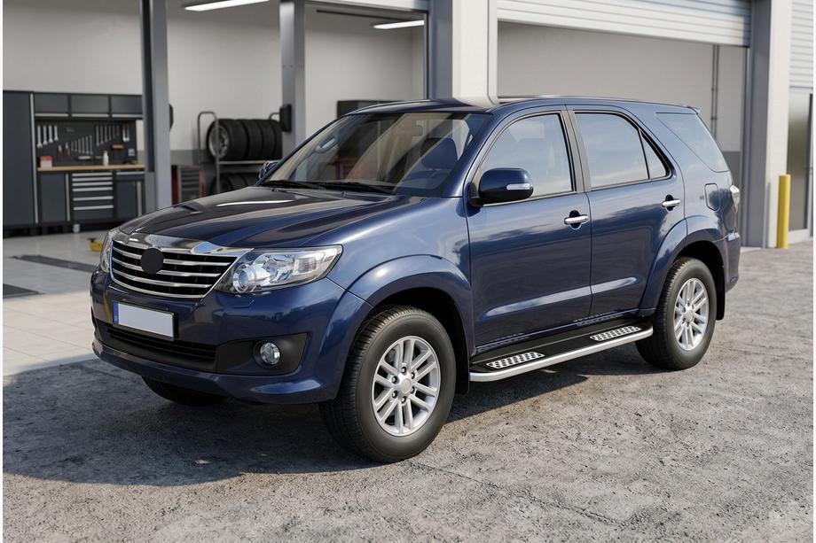 Toyota Fortuner 2006–2015 Boční nášlapy Tayga V2 (2 ks, hliník) Fotografie 1