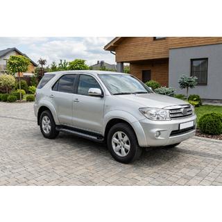 Boční nášlapy New Vision Black (2 ks, hliník) Toyota Fortuner 2006–2015 fotografie 1