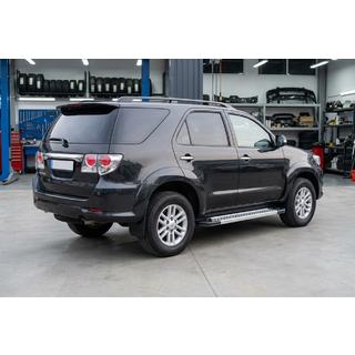 Boční nášlapy New Vision Grey (2 ks, hliník) Toyota Fortuner 2006–2015 fotografie 1