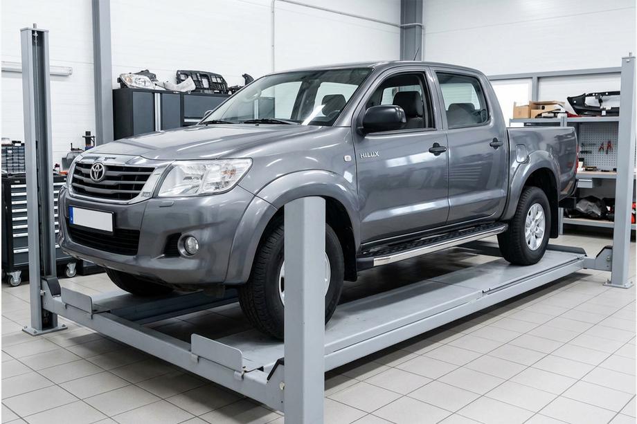Toyota Hilux 2006–2015 Boční nášlapy BlackLine (2 ks, hliník) Image