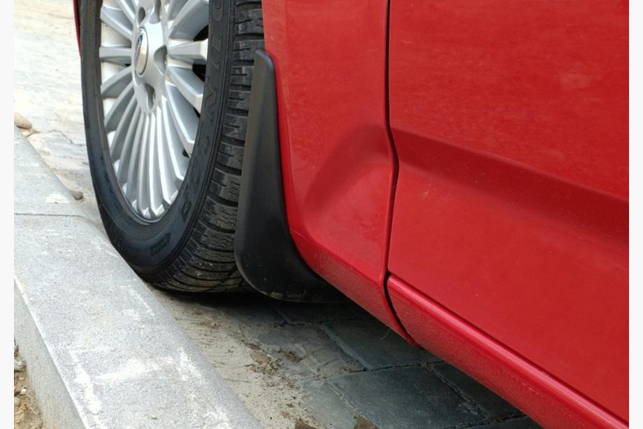 Ford Mondeo 2008–2014 Zástěrky Premium (4 ks) Image