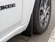 Jeep Grand Cherokee WK2 2010–2021 Zástěrky Premium (4 ks) fotografie 1