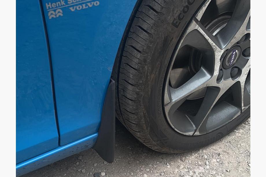 Volvo V40 2012– Zástěrky Premium (2012-2016, 4 ks) Image
