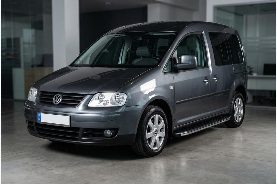 Volkswagen Caddy 2004–2010 Boční nášlapy BlackLine (2 ks, hliník) Maxi (dlouhý rozvor) Image