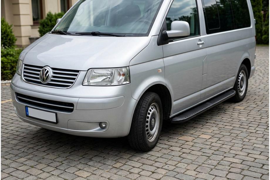 Volkswagen T5 Transporter 2003–2010 Boční nášlapy Tayga Black (2 ks, hliník) Pouze pro krátký rozvor Fotografie 1