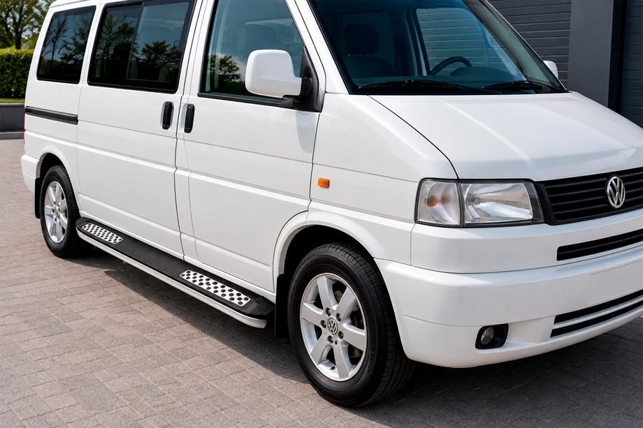 Volkswagen T4 Transporter 1990–2003 Boční nášlapy Tayga V2 (2 ks, hliník) Pouze pro krátký rozvor Image
