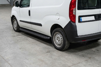 Opel Combo 2012–2018 Boční nášlapy Tayga Black (2 ks, hliník) fotografie 1