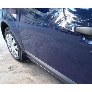 Přední zástěrky (2 ks) Renault Sandero 2007–2013 fotografie 4