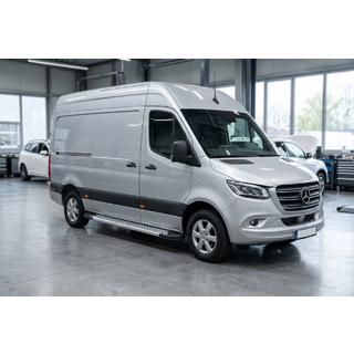 Boční prahy New Vision Grey (2 ks., hliník) Mercedes Sprinter W907/W910 2018– fotografie 1
