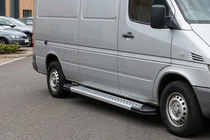 Volkswagen LT 1995–2006 Boční prahy New Vision Grey (2 ks., hliník) Dlouhý rozvor fotografie 1