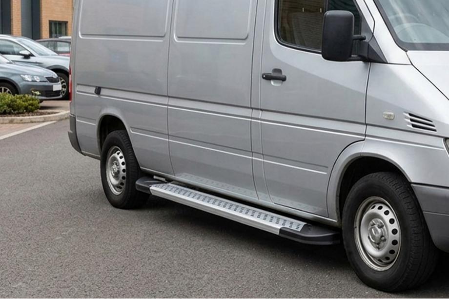 Volkswagen LT 1995–2006 Boční prahy New Vision Grey (2 ks., hliník) Dlouhý rozvor Image