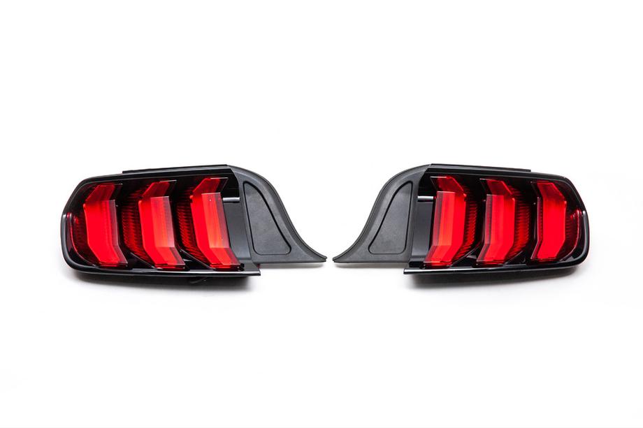 Ford Mustang 2015–2023 Zadní světla OEM (USA, 2 ks, 2015+) Fotografie 1
