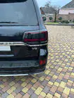 Toyota Land Cruiser 200 2007–2021 Zadní světla 2016-2021 (sekvenční červené) fotografie 10