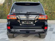 Toyota Land Cruiser 200 2007–2021 Zadní světla 2016-2021 (sekvenční červené) fotografie 14
