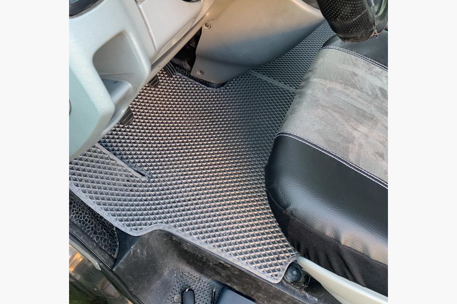 Opel Vivaro 2001–2015 EVA autokoberce (šedé) 1+2 Image