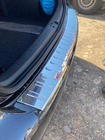 Volkswagen Golf 6 2008–2014 Chromová lišta na zadní nárazník Carmos (HB, nerez) fotografie 2