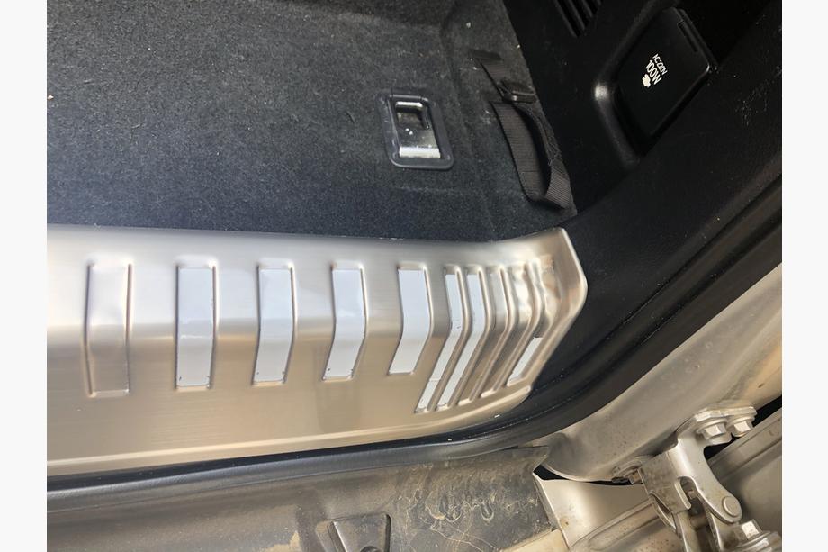 Toyota Land Cruiser Prado 150 2009–2023 Kryt zadního vnitřního prahu (pro 7místnou verzi) Fotografie 5