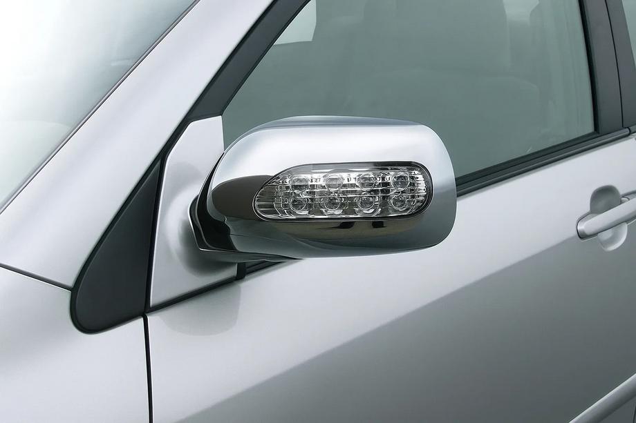 Toyota Corolla 2002–2007 Chromové kryty zpetnych zrcatek pro LED (2002-2005, 2 ks, plast) Image