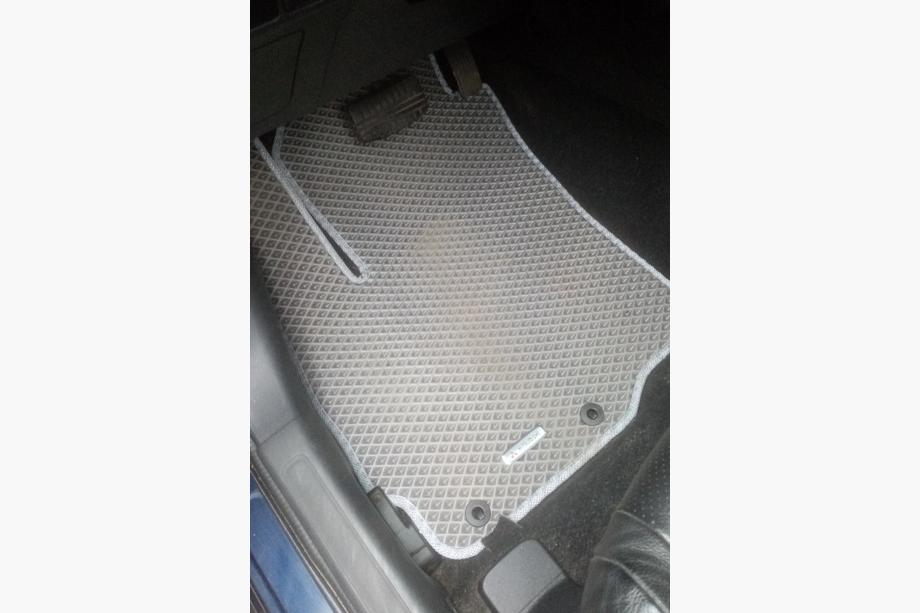 Mitsubishi Outlander 2012–2021 EVA autokoberce (šedé) Image