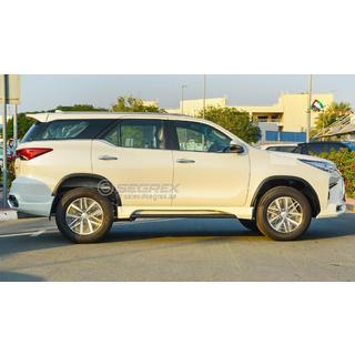 Sada bodykitu Lexus-TRD V2 (pro 2015-2020) Toyota Fortuner 2015– fotografie 4