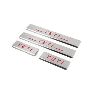 Nerezové kryty prahů Carmos V2-RED (4 ks) Skoda Yeti 2009–2017 fotografie 2