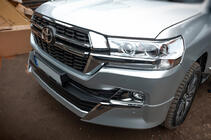 Toyota Land Cruiser 200 2007–2021 Sada bodykitu 2016-2021 (Executive 2021) fotografie 6