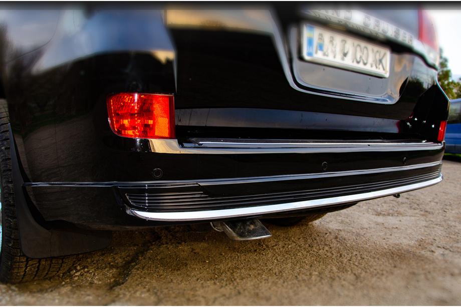 Toyota Land Cruiser 200 2007–2021 Sada bodykitu 2016-2021 (Executive 2021) Černá barva Fotografie 18