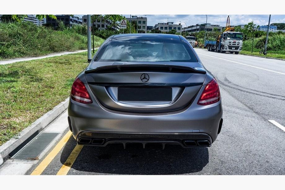Mercedes C-Class W205 2014–2021 Bodykit sada s kompletním zadním nárazníkem (design Black Mamba C63GT) Fotografie 9