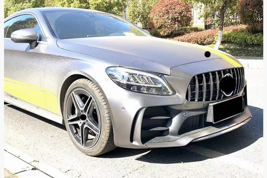 Mercedes C-Class W205 2014–2021 Bodykit sada s kompletním zadním nárazníkem (design Black Mamba C63GT) Fotografie 8