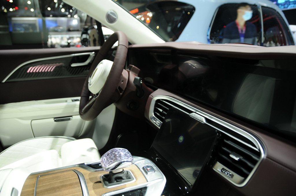 Hongqi E-HS9: elektrický čínský ekvivalent Rolls-Royce Cullinan