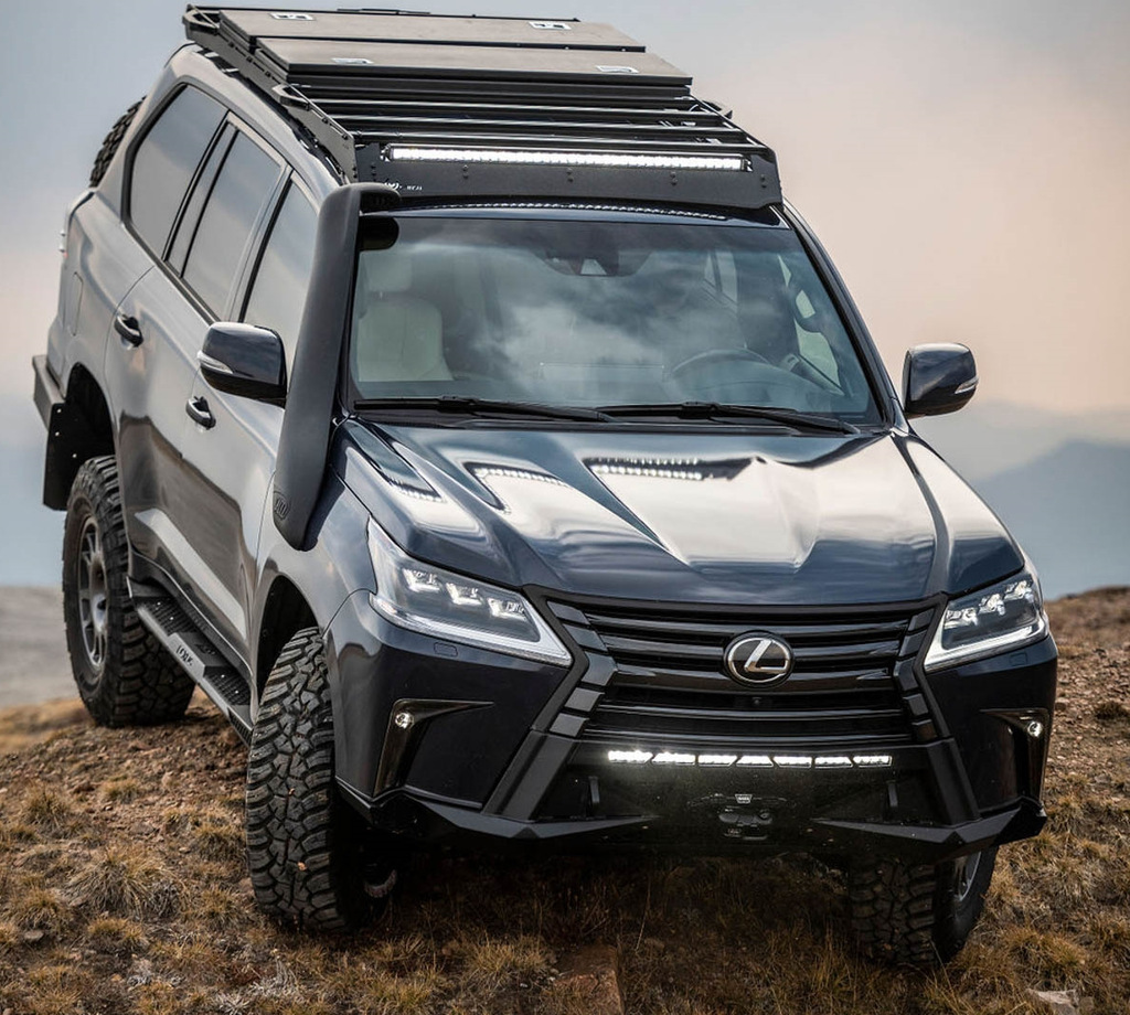Úprava Lexus J201: v blátě jen holky