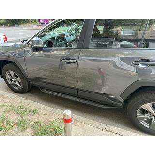 Boční nášlapy OEM V2B (2 ks, hliník) Toyota Rav 4 2019–2025 fotografie 4