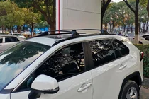 Toyota Rav 4 2019–2025 OEM příčníky pro integrované střešní ližiny (2 ks) fotografie 5