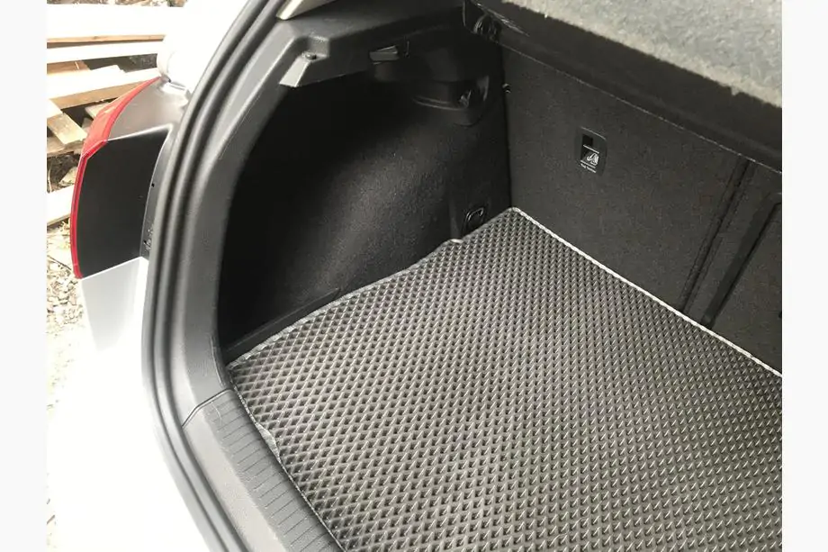 Volkswagen Golf 7/E-Golf 2012–2020 EVA rohož do zavazadlového prostoru (HB, černá) Image