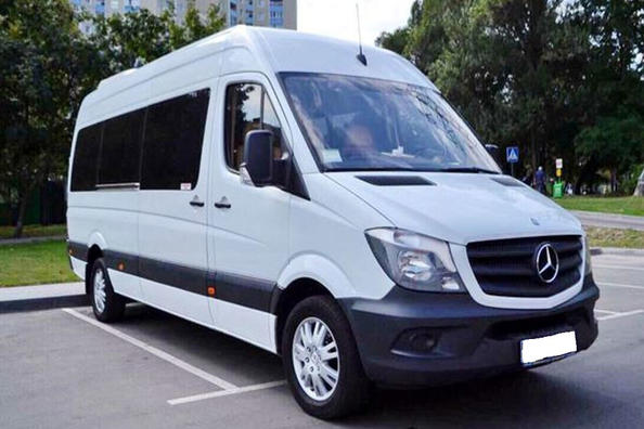 Přestavba dodávky Sprinter na osobní verzi
