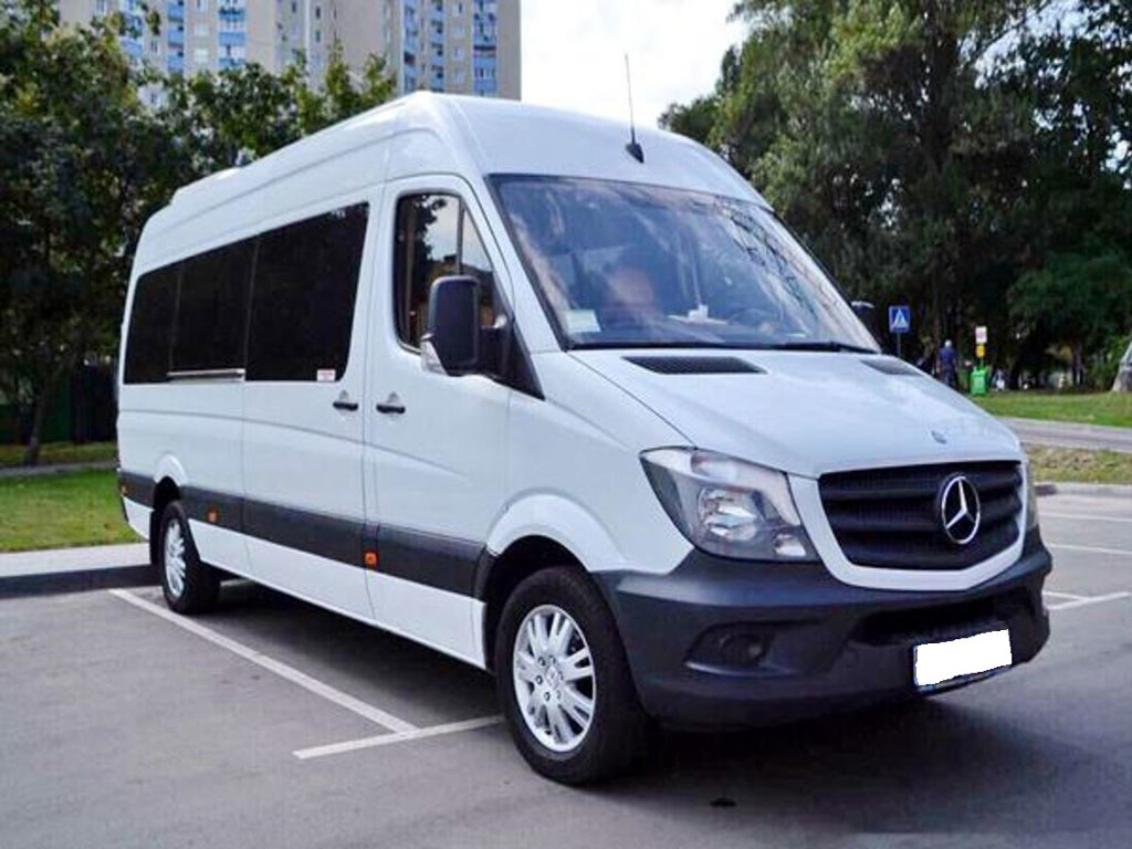 Přestavba dodávky Sprinter na osobní verzi