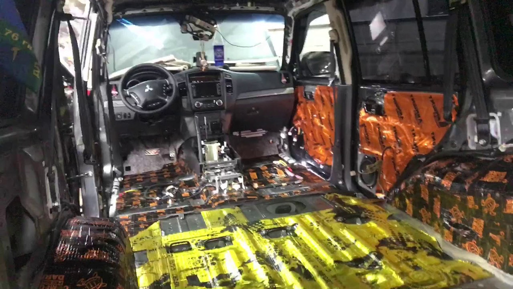 Kolik odhlučnění je potřeba pro SUV?