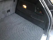 Volkswagen Touareg 2010–2018 EVA koberec do kufru V2 (černý) fotografie 4