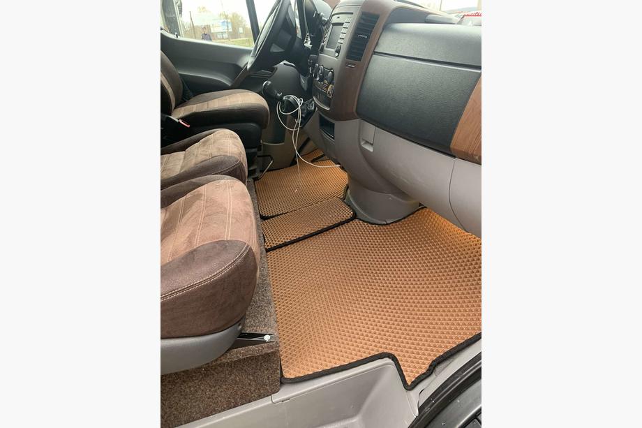 Volkswagen Crafter 2006–2016 EVA V1 autokoberce (hnědé) Fotografie 1