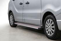 Renault Trafic 2015– Boční prahy Maya Red-Grey (2 ks, hliník) fotografie 1