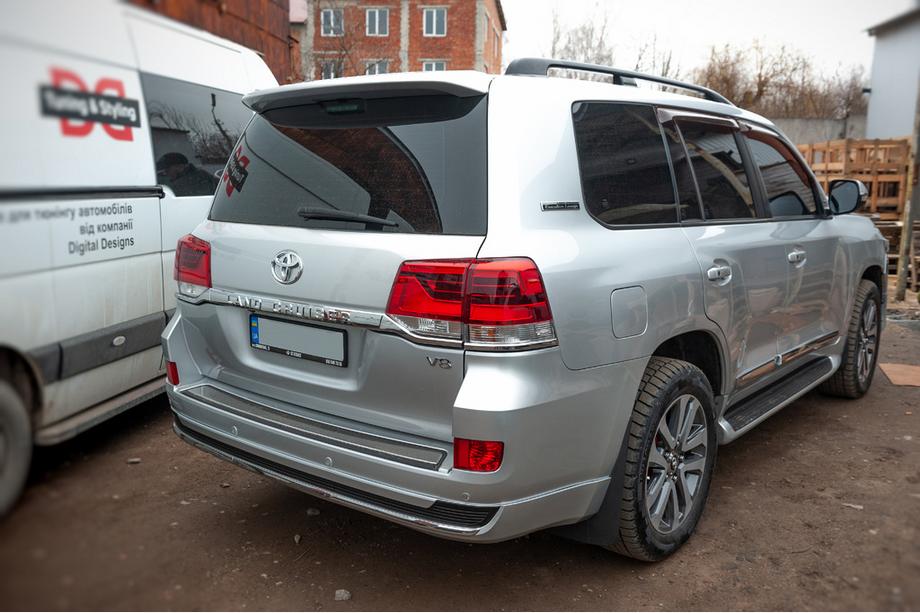 Toyota Land Cruiser 200 2007–2021 Kompletní restylingový body kit (přestavbová sada) z LC200 2008-2015 na 2021 Executive Fotografie 20