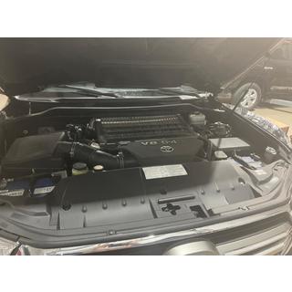 Plastový kryt pod intercooler (mezichladič) pro 4.5 diesel Toyota Land Cruiser 200 2007–2021 fotografie 2