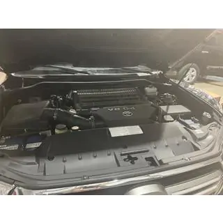 Plastový kryt pod intercooler (mezichladič) pro 4.5 diesel Toyota Land Cruiser 200 2007–2021 fotografie 2