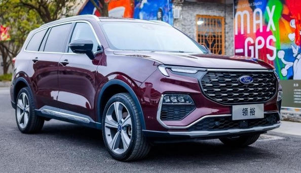 Představen nový velký crossover Ford Equator Fotografie 5