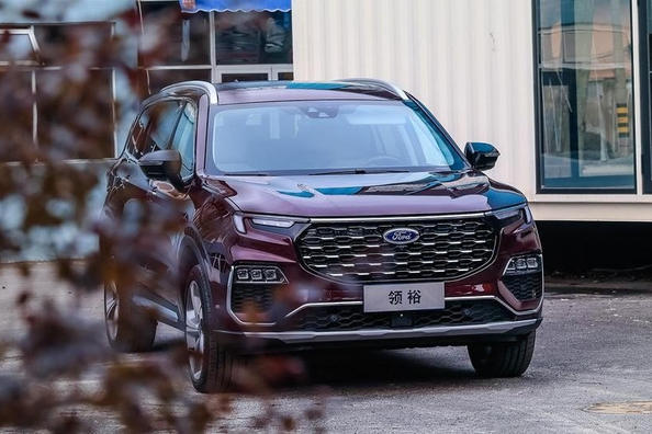 Představen nový velký crossover Ford Equator Fotografie 2