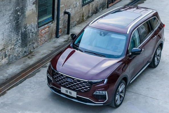 Představen nový velký crossover Ford Equator Fotografie 1