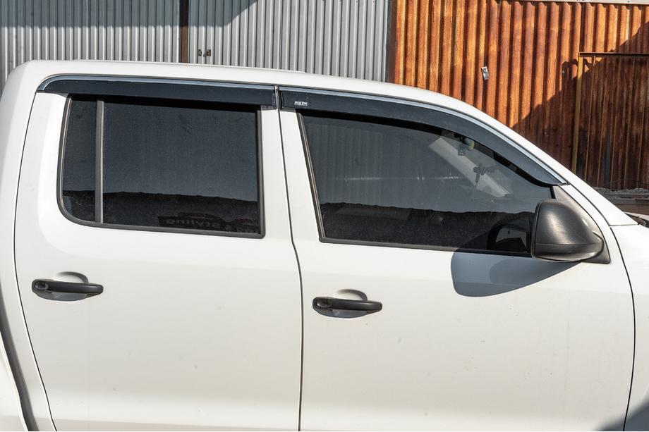 Volkswagen Amarok 2010–2022 Okenní ofuky s chromovanou lištou (4 ks, Niken) Image
