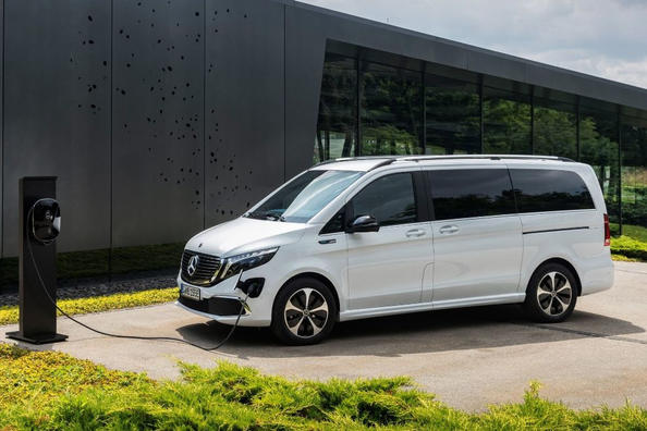 Mercedes-Benz EQV: test elektrického minivanu – facelift, dojezd a nástupce VLE