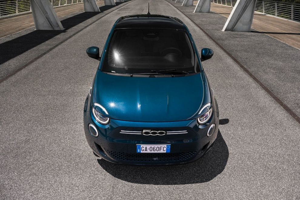 Recenze elektrického subkompaktního hatchbacku Fiat 500e