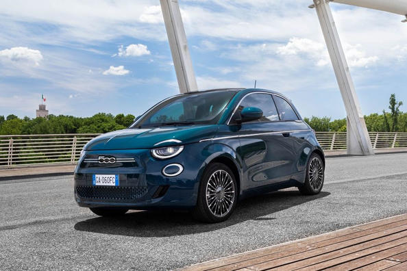 Recenze elektrického subkompaktního hatchbacku Fiat 500e